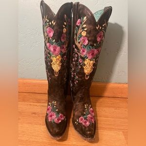 Corral boots size 7